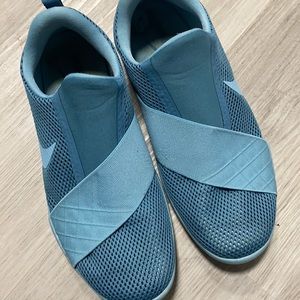 Women’s Nike free light blue sneakers size 8